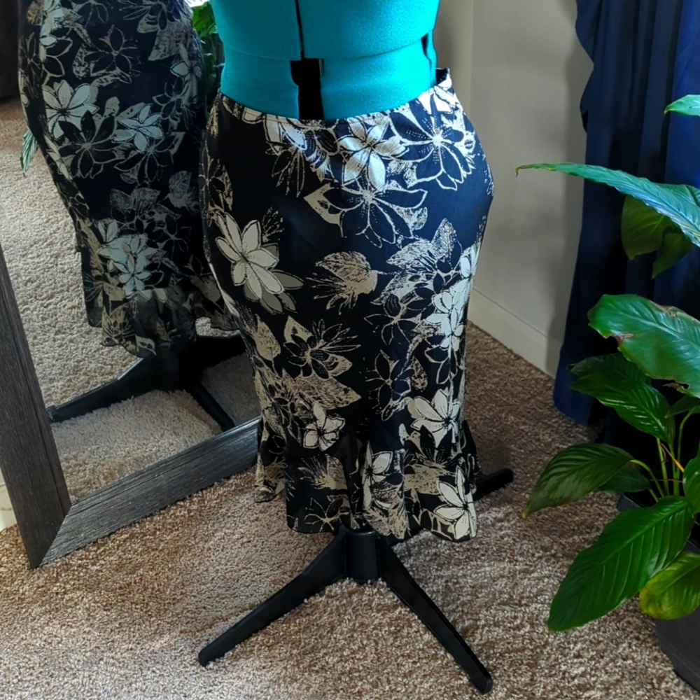New York & Company Size 4 Skirt